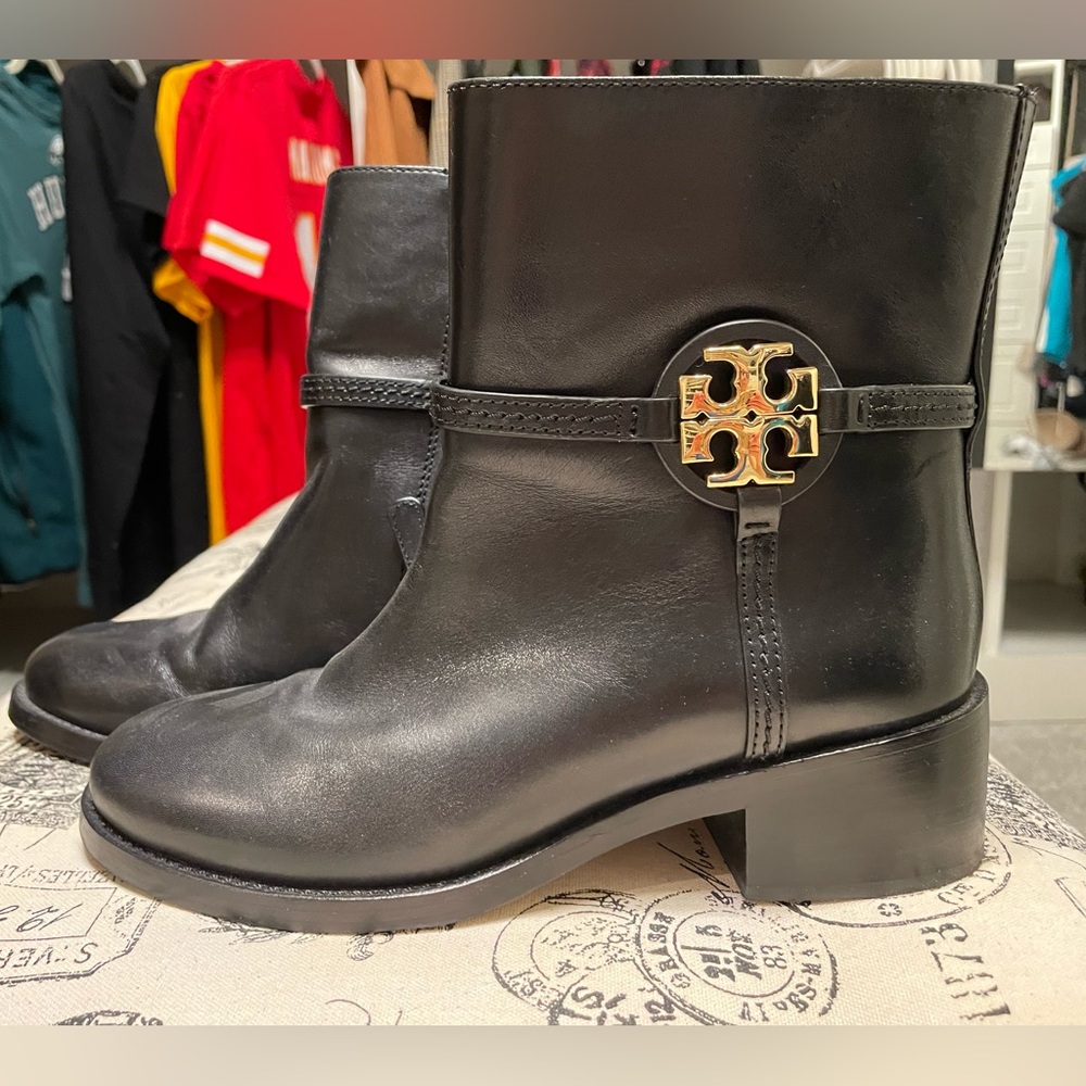 Tori Burch Miller 45mm bootie - black - worn once, dust bag included- size 7